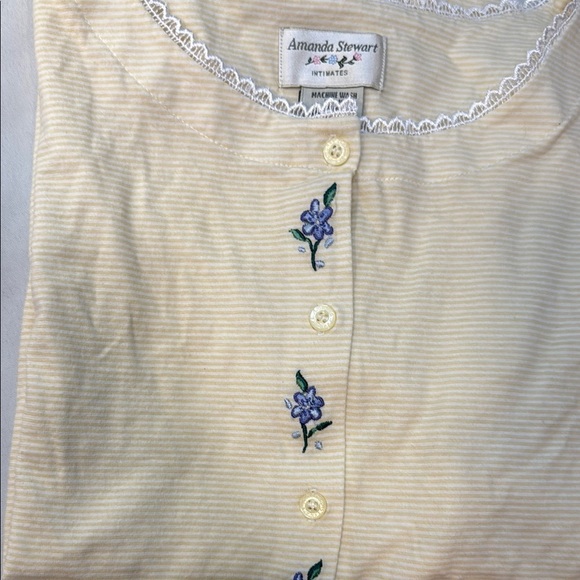 Amanda Stewart 2piece Pajama Set with Floral Accents, Size Medium, Preowned - Picture 12 of 13